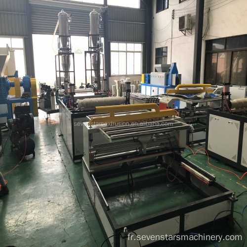 Machine de formation de carreaux de toit en plastique en plastique en PVC